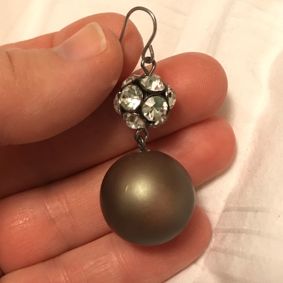 🌿3/$10 statement earrings - Picture 2 of 2